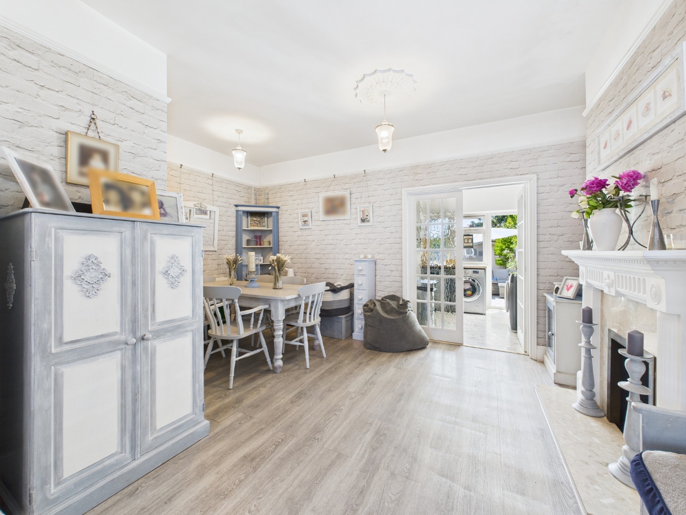 Charming Three Bedroom Semi-Detached Home in Sought-After Sidcup Location Charming Three Bedroom Semi-Detached Home in Sought-After Sidcup Location