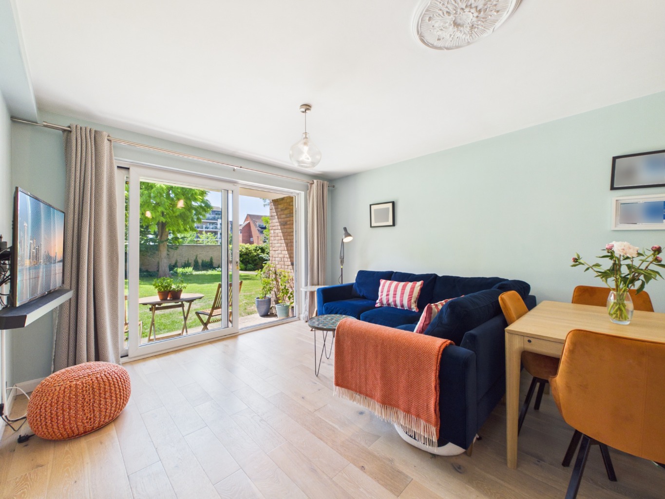 Delightfully Presented 2 Bedroom Apartment For sale In Beckenham.