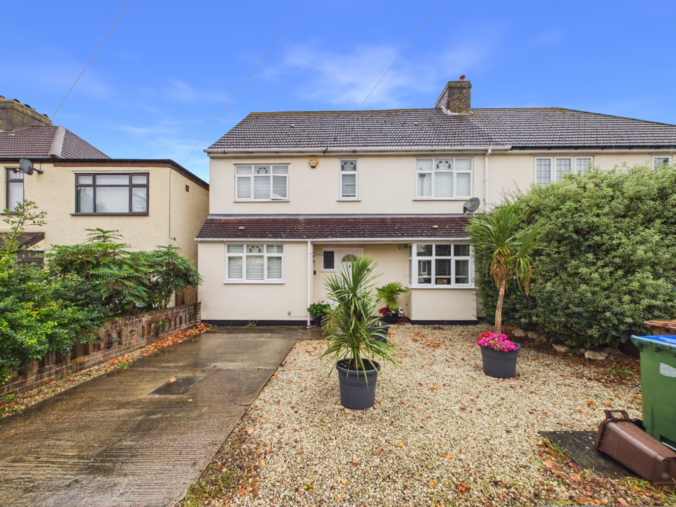 Five Bedroom Semi-Detached Home in Sidcup