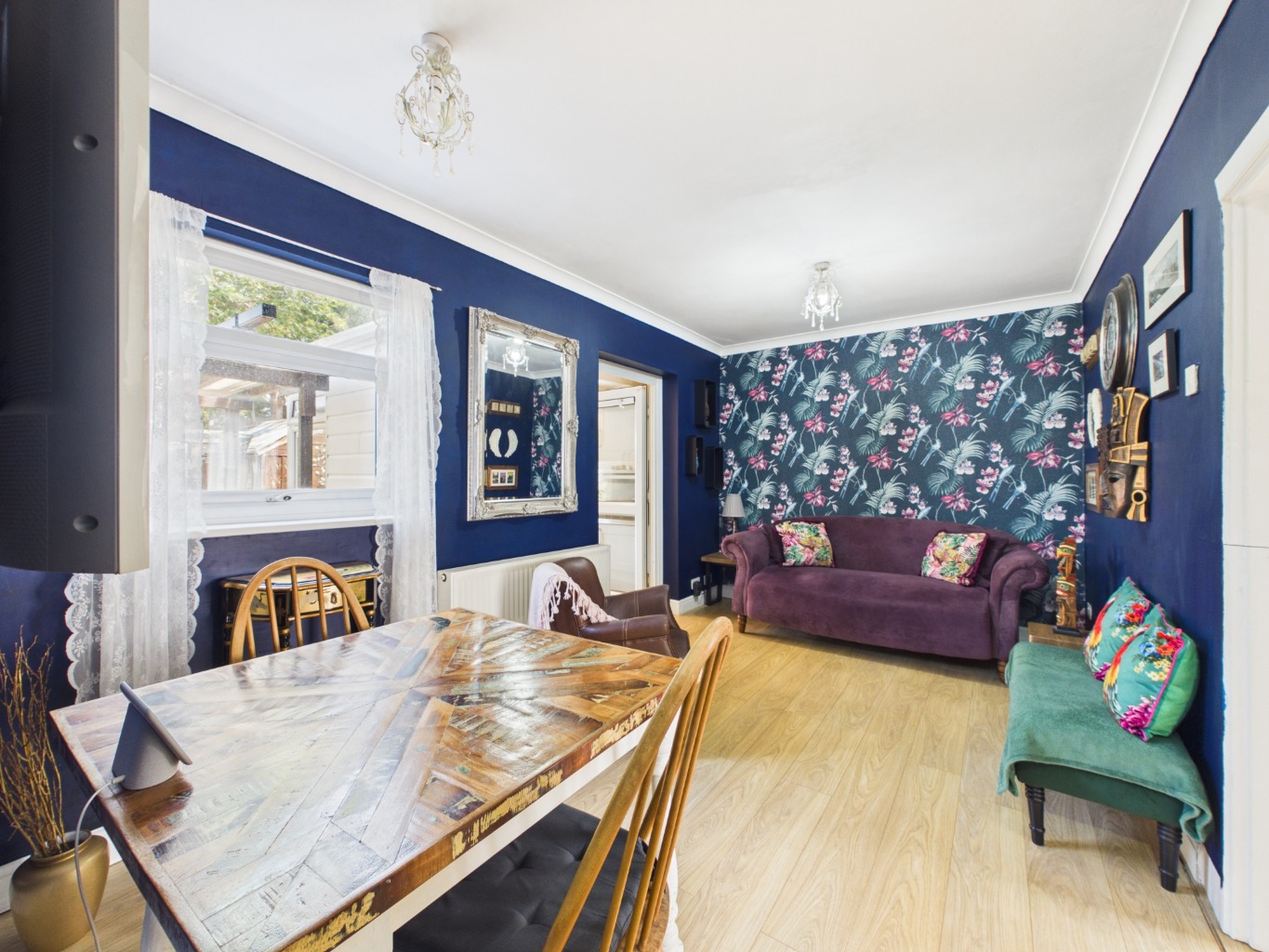 Stylish 2-Bed Ground Floor Maisonette with Private Garden, Dartford