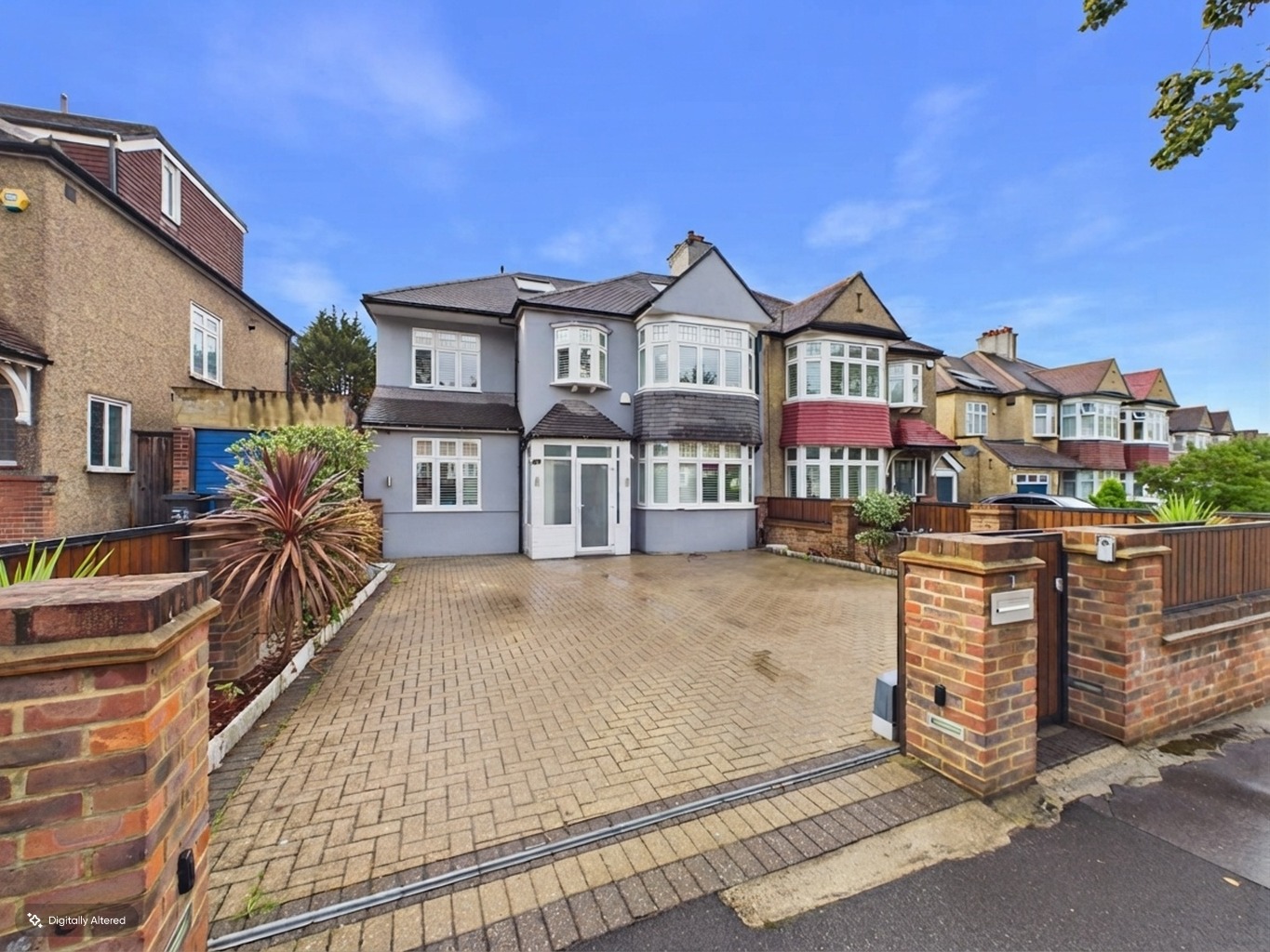 Stunning Spacious Family Home with Self-Contained Loft Conversion