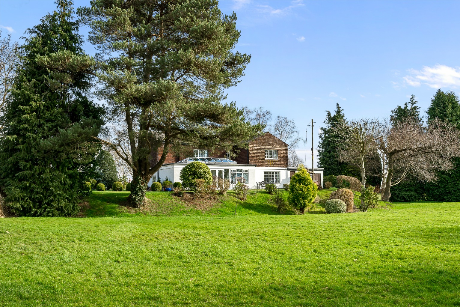 Gorgeous detached family home, set in approximately a  2 acre plot surrounded by farmland