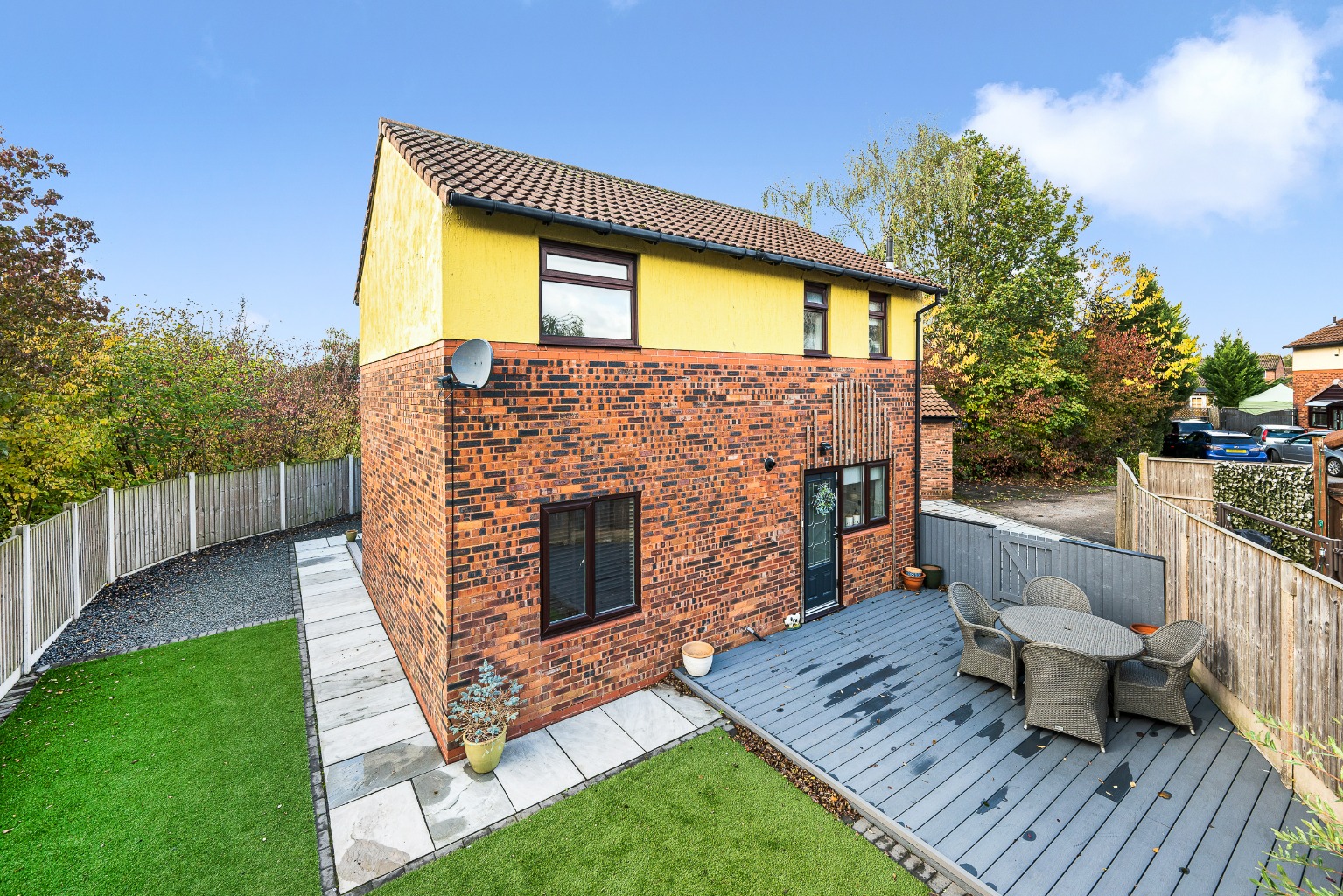 A beautifully presented three bedroom detached family home in Gorse Covert