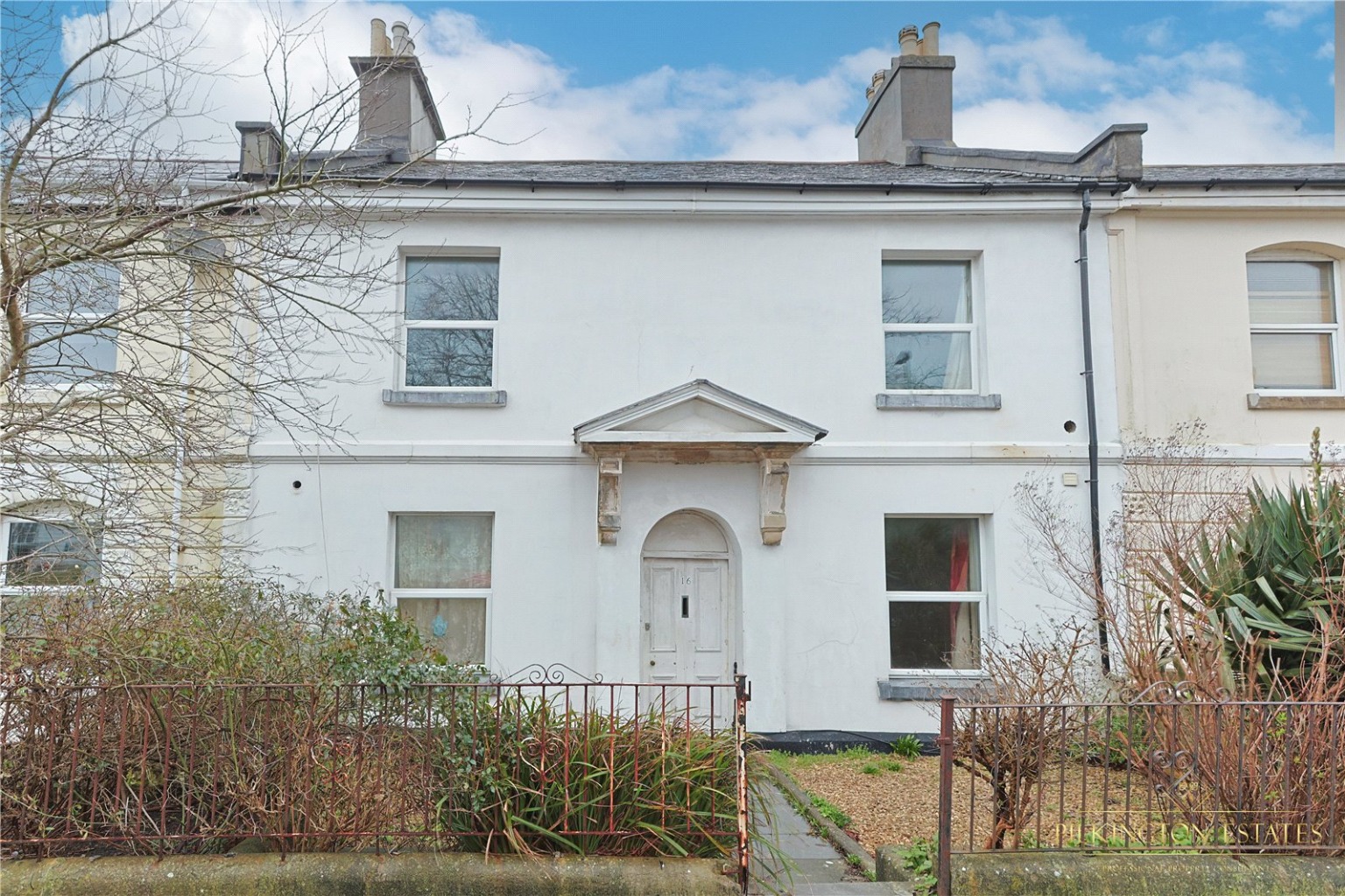 DUE TO THE INTEREST LEVELS ON THIS PROPERTY WE ARE SHOWING CASH BUYERS ONLY AS PER VENDORS REQUEST Property image 1
