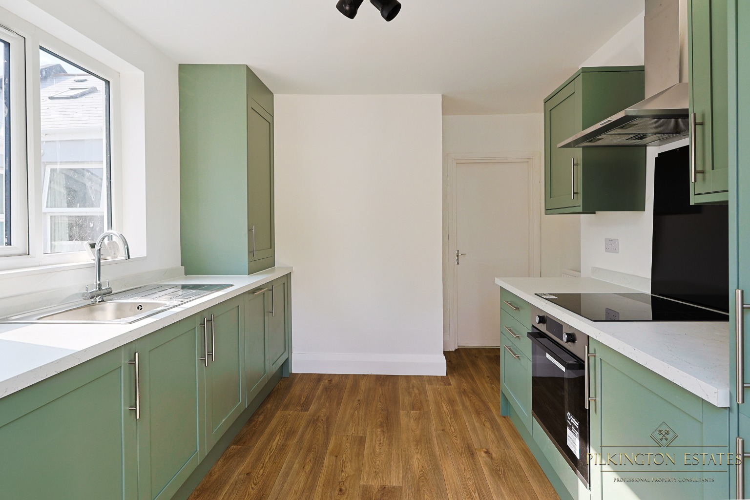 Beautifully Refurbished One-Bedroom First-Floor Flat Property image 5