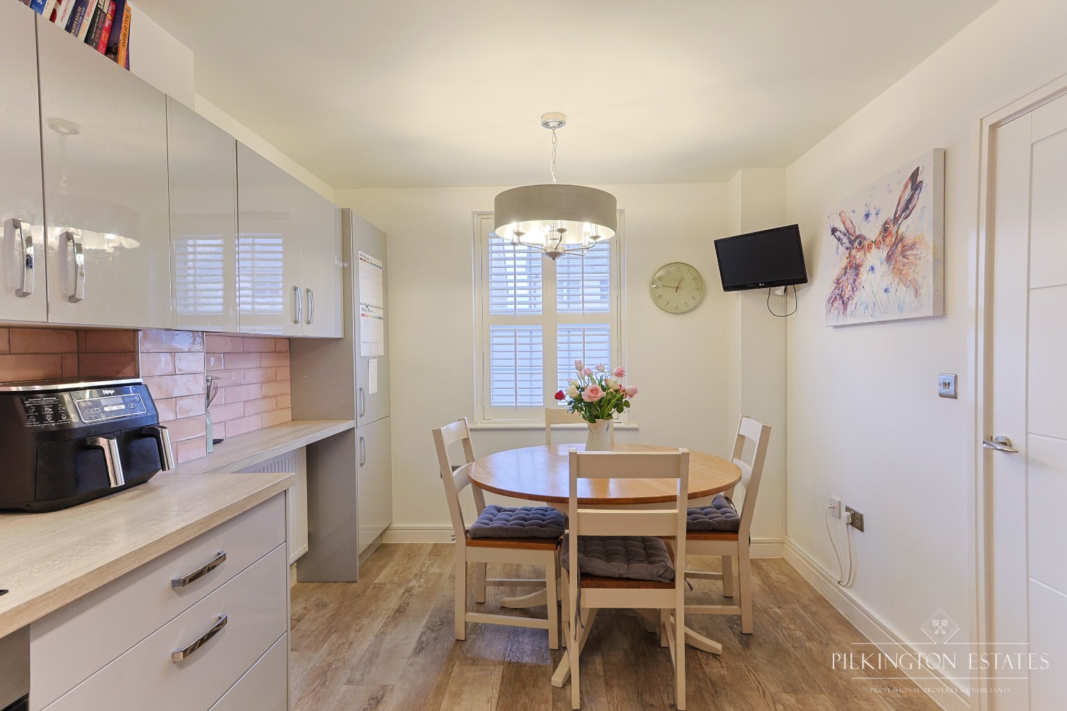 Modern 4 Double Bedroom Home Over Three Floors in Cranbrook Property image 7