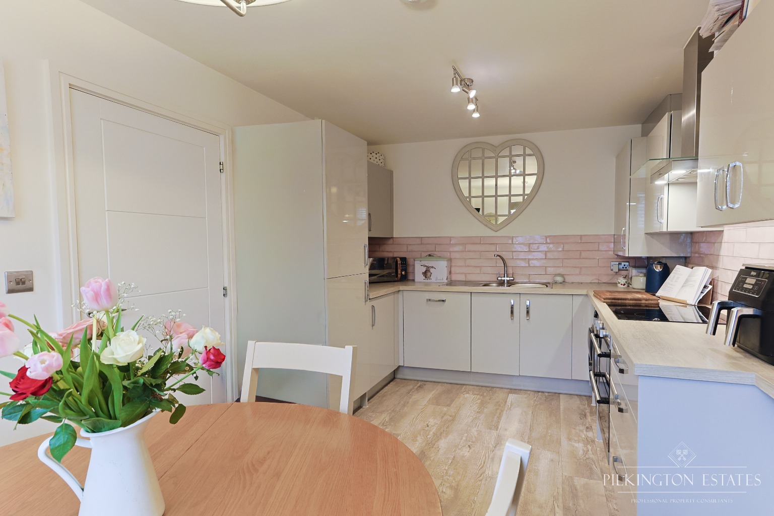 Modern 4 Double Bedroom Home Over Three Floors in Cranbrook Property image 5