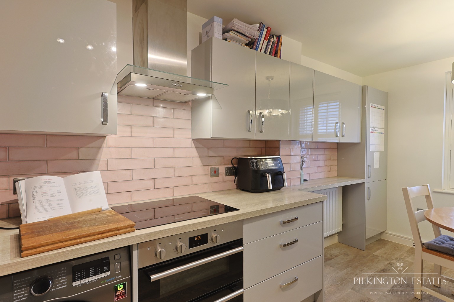 Modern 4 Double Bedroom Home Over Three Floors in Cranbrook Property image 6