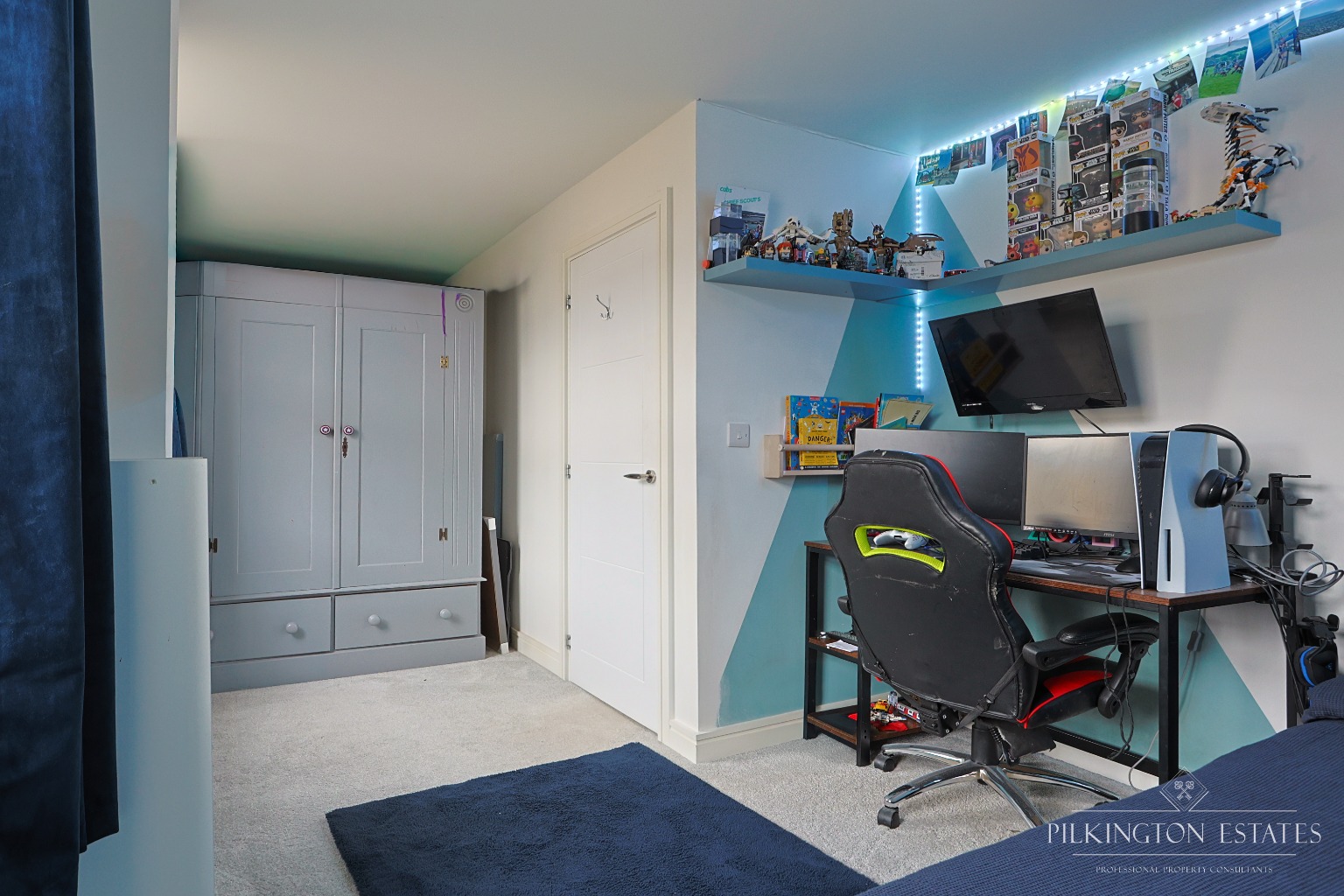 Modern 4 Double Bedroom Home Over Three Floors in Cranbrook Property image 14