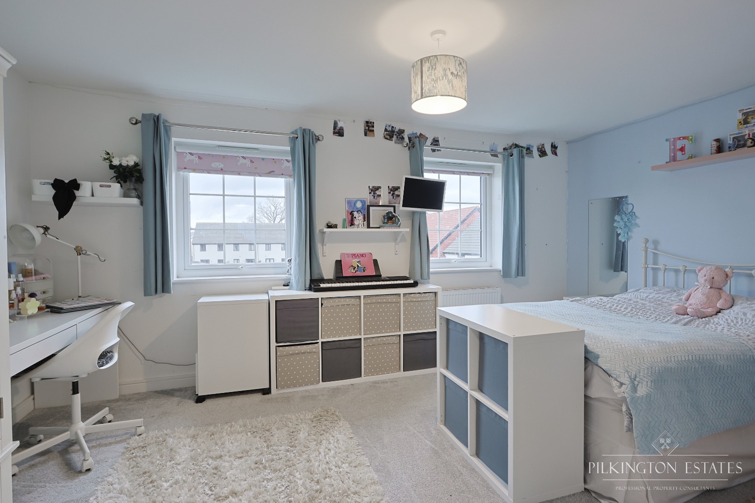 Modern 4 Double Bedroom Home Over Three Floors in Cranbrook Property image 11
