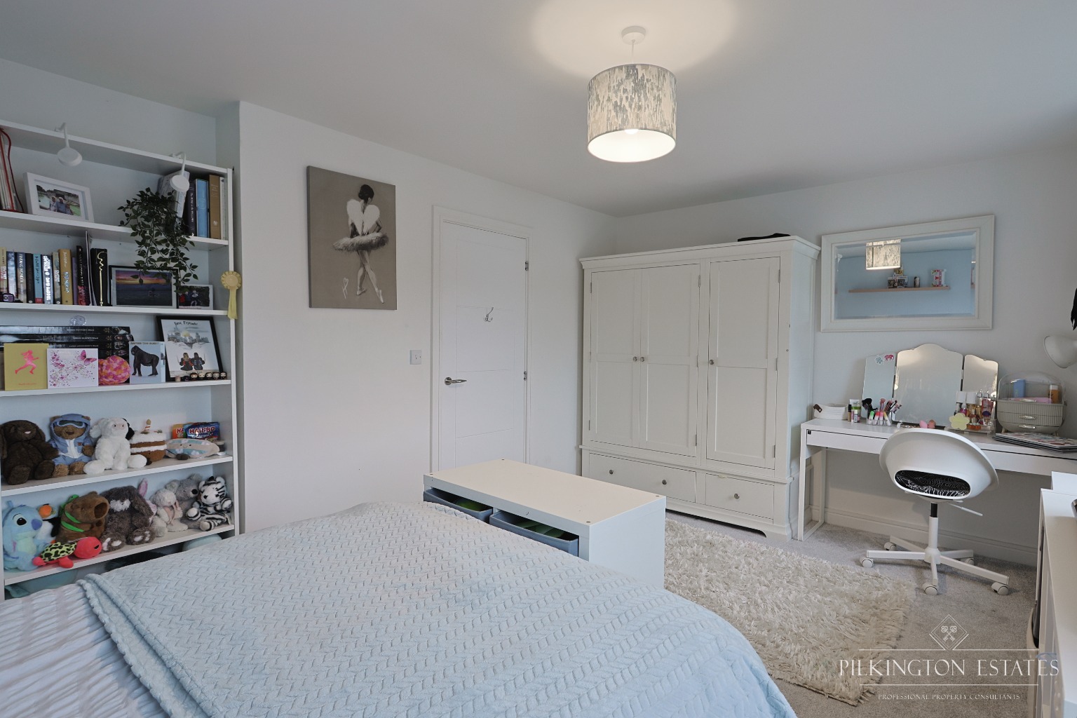 Modern 4 Double Bedroom Home Over Three Floors in Cranbrook Property image 12
