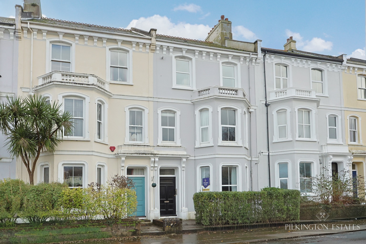 Panoramic Sea & City Views from This Beautifully Renovated Stuart Road Maisonette Property image 11
