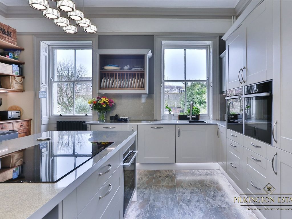 Elegant Grade II Georgian Townhouse with Gardens, Garage and Long Lease Property image 5