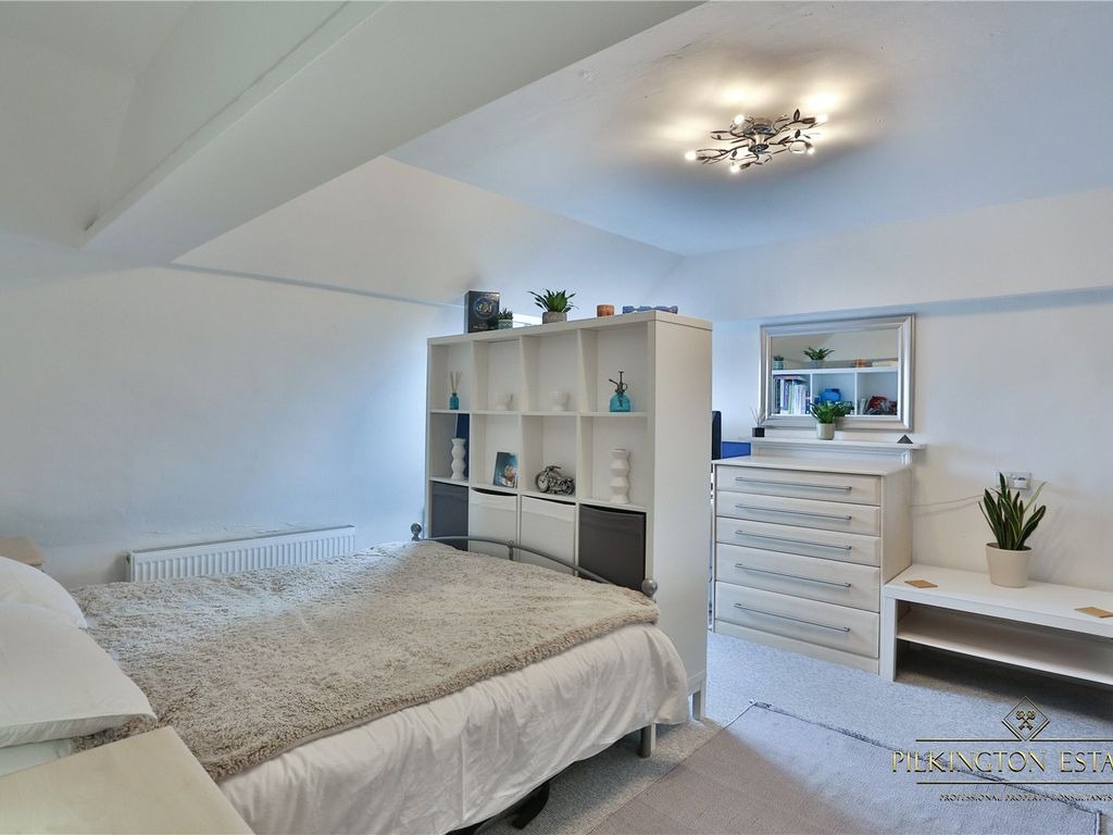 Elegant Grade II Georgian Townhouse with Gardens, Garage and Long Lease Property image 15