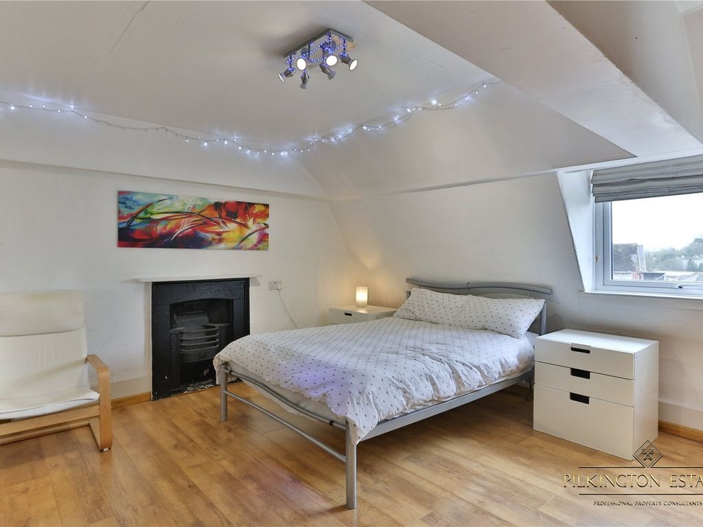 Elegant Grade II Georgian Townhouse with Gardens, Garage and Long Lease Property image 17