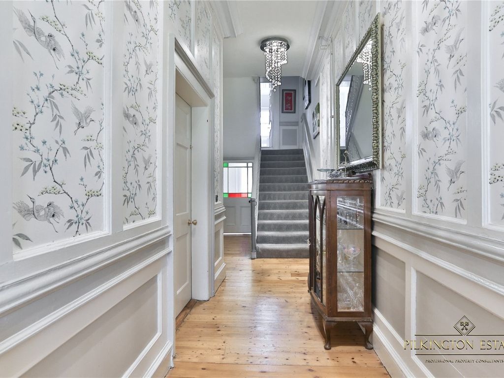 Elegant Grade II Georgian Townhouse with Gardens, Garage and Long Lease Property image 9
