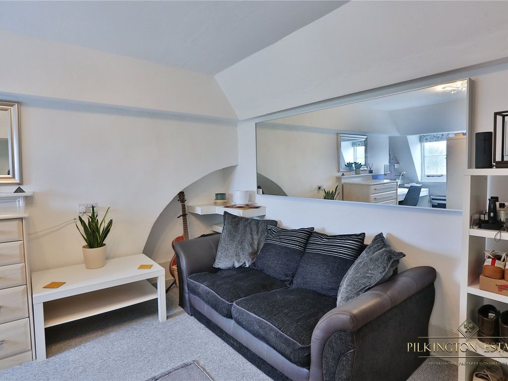 Elegant Grade II Georgian Townhouse with Gardens, Garage and Long Lease Property image 16