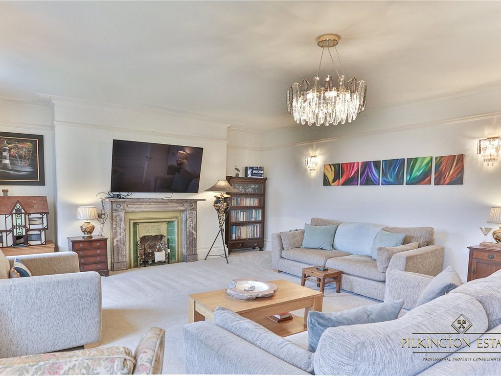 Elegant Grade II Georgian Townhouse with Gardens, Garage and Long Lease Property image 7