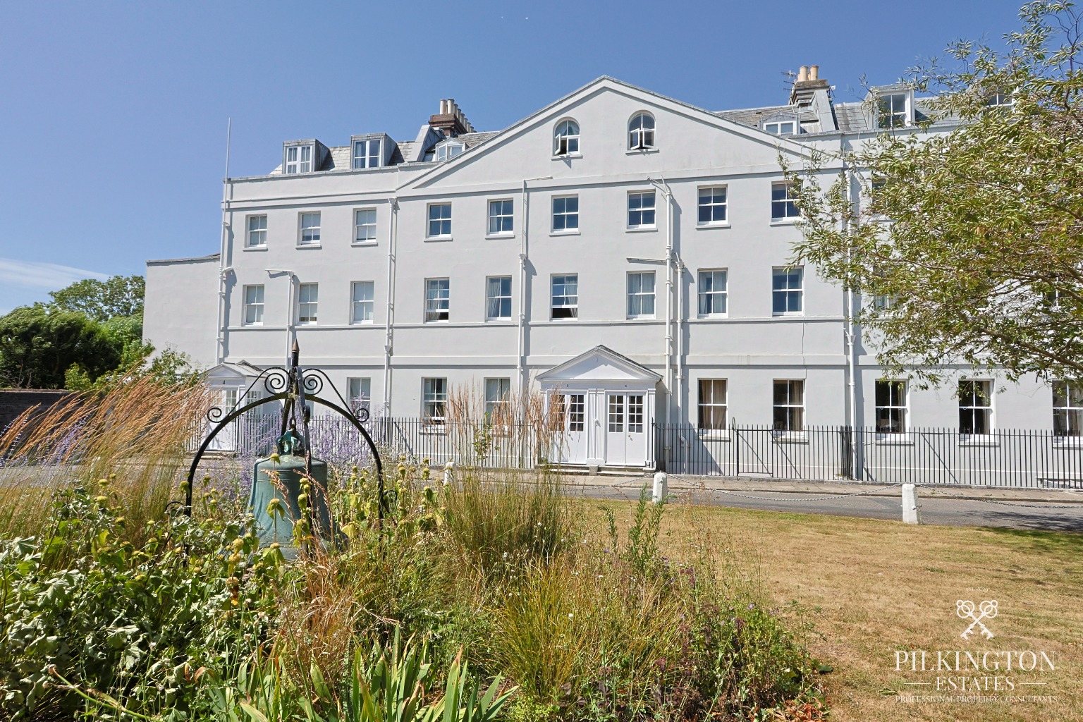 Elegant Grade II Georgian Townhouse with Gardens, Garage and Long Lease Property image 1