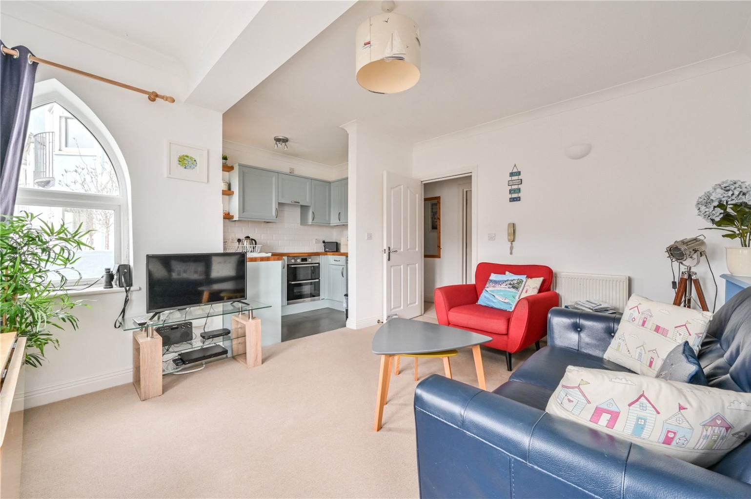 Ground-Floor 2-Bed Apartment with Stunning Harbour & Sea Views in Prime Looe Location Property image 3