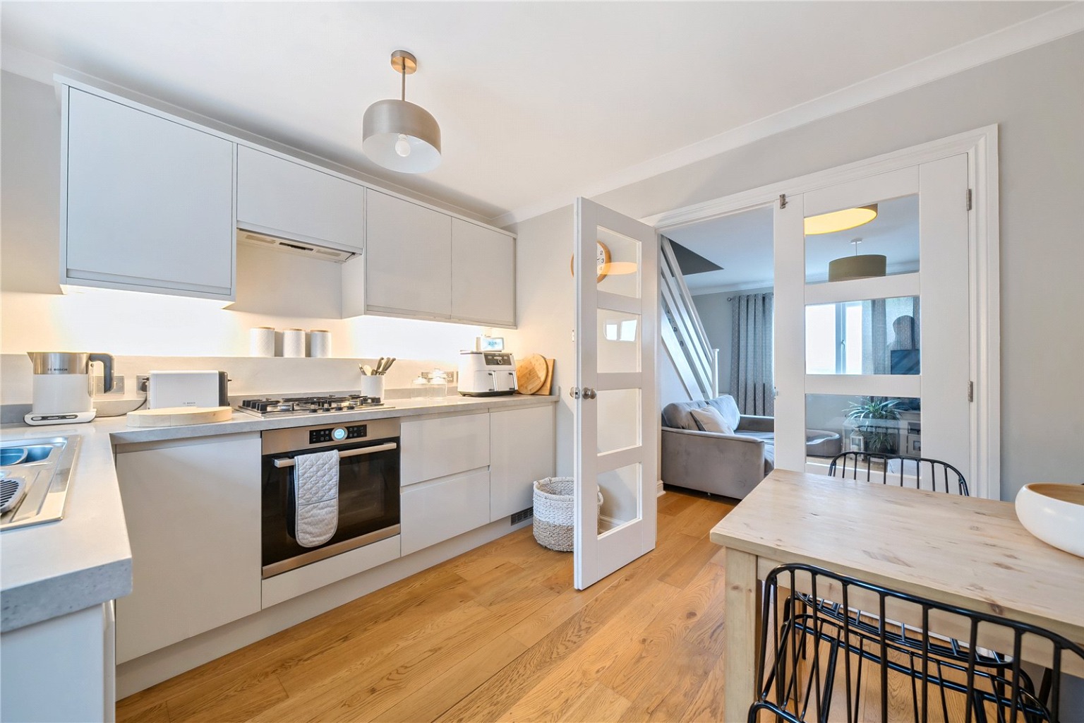 Charming Three-Bedroom Maisonette with Parking in the Heart of West Looe Property image 5