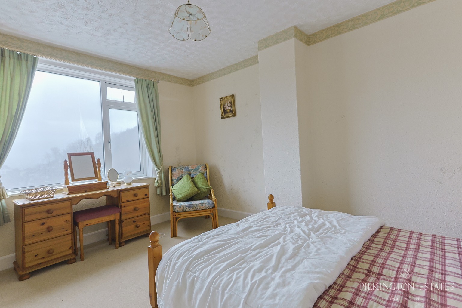 Elevated Three-Bedroom Home with Harbour, Town & Sea Views on West Looe Hill Property image 6