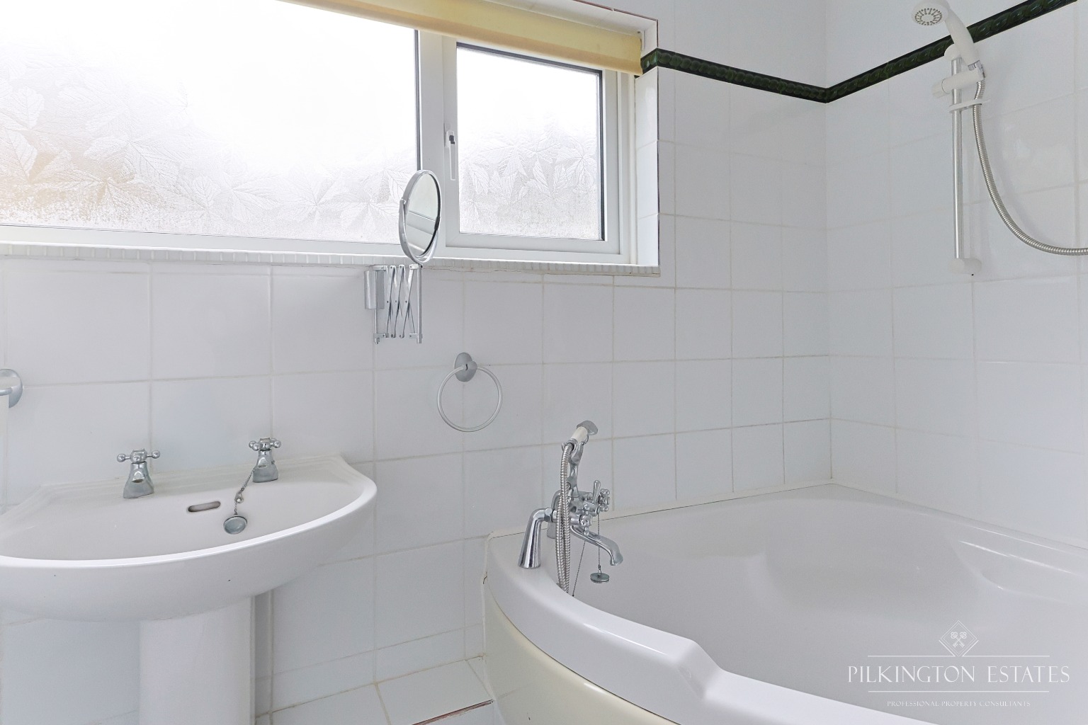 Elevated Three-Bedroom Home with Harbour, Town & Sea Views on West Looe Hill Property image 8