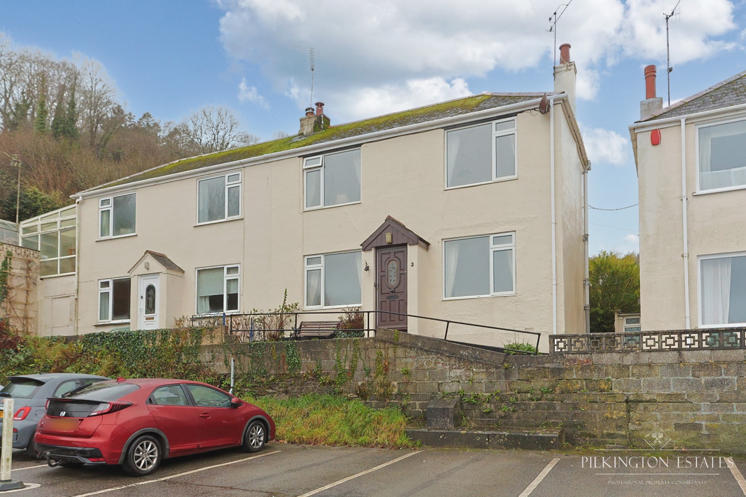 Elevated Three-Bedroom Home with Harbour, Town & Sea Views on West Looe Hill Property image 1