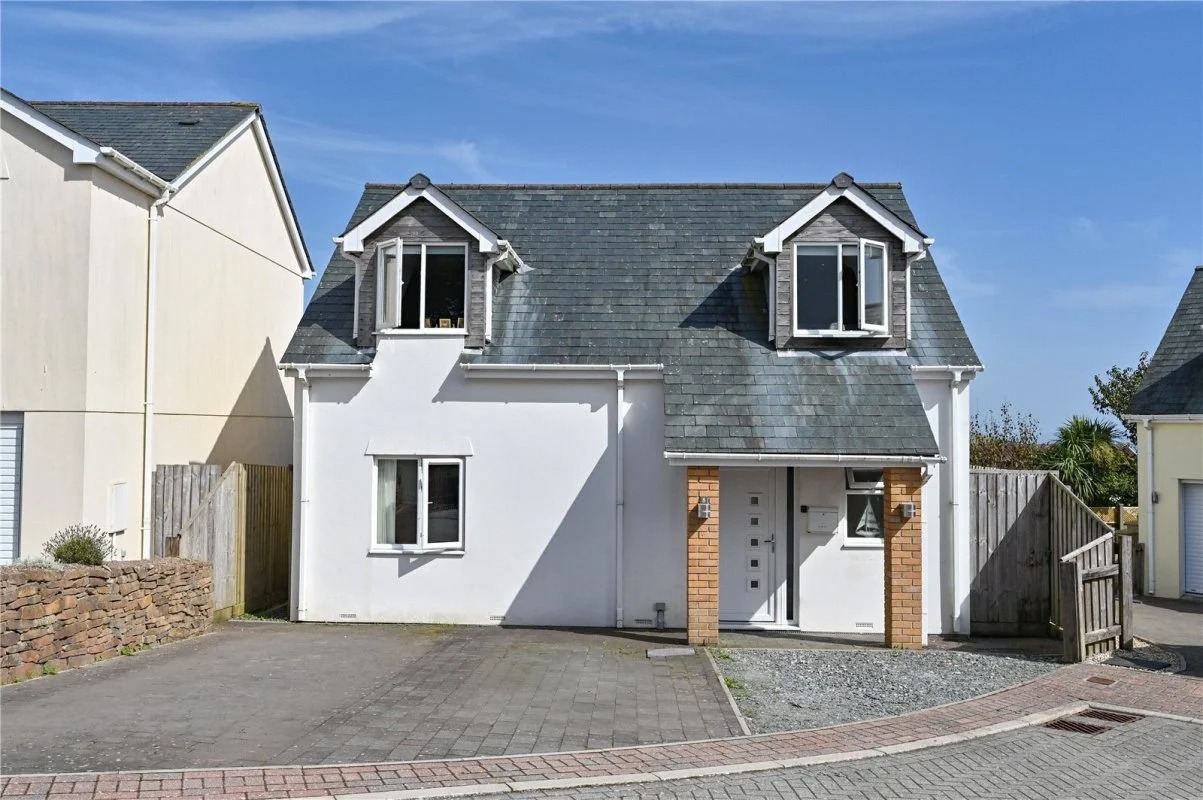Versatile Coastal Home with Parking, Decking and Countryside Views near Polperro