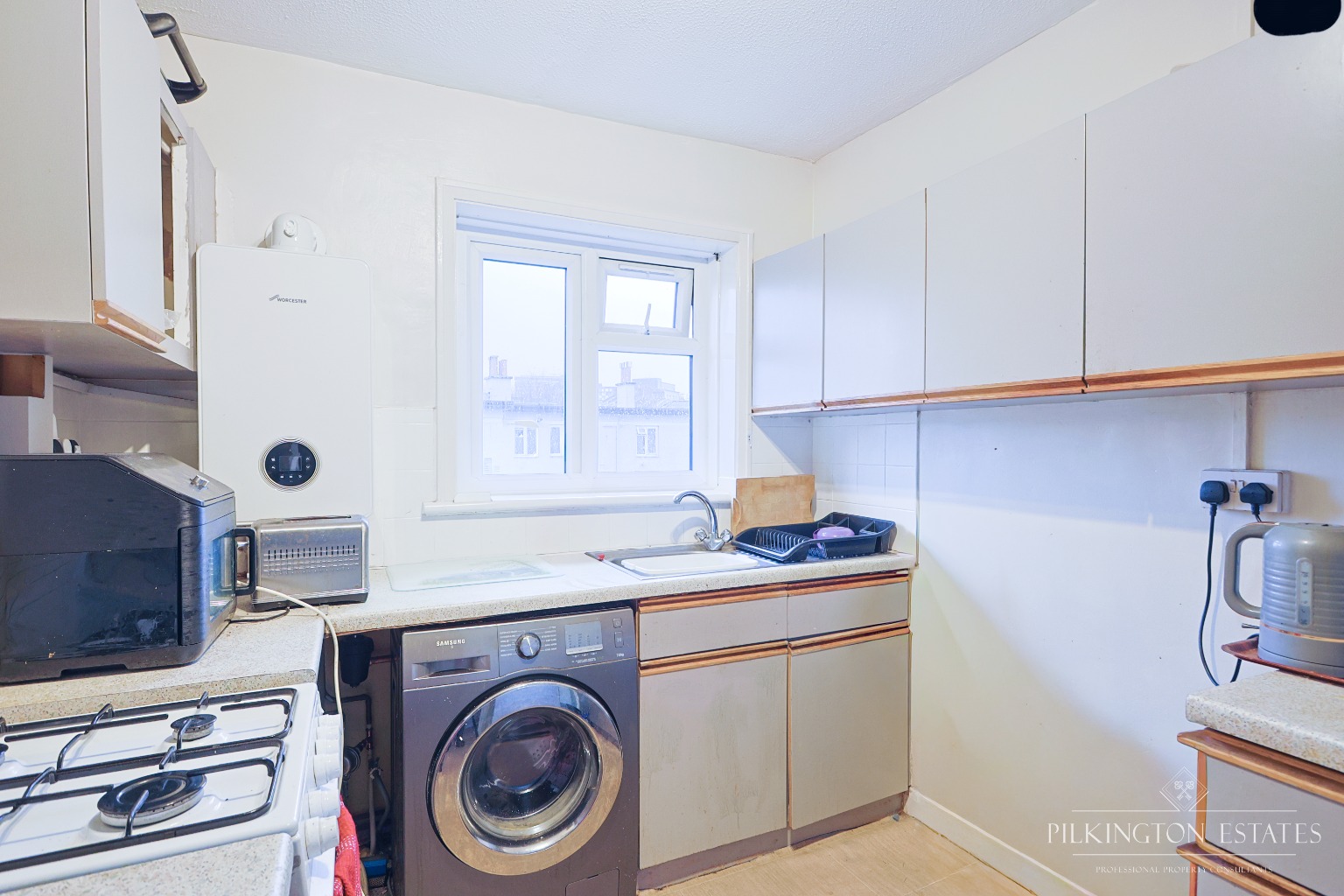 SOLD SUBJECT TO CONTRACT Property image 8