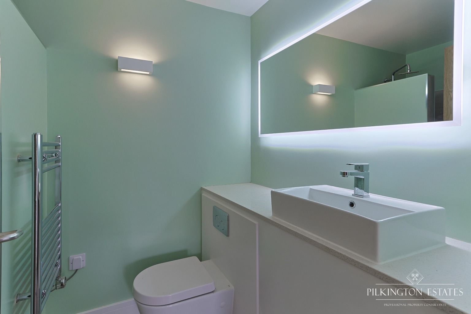 Luxury Riverside New Home Property image 16