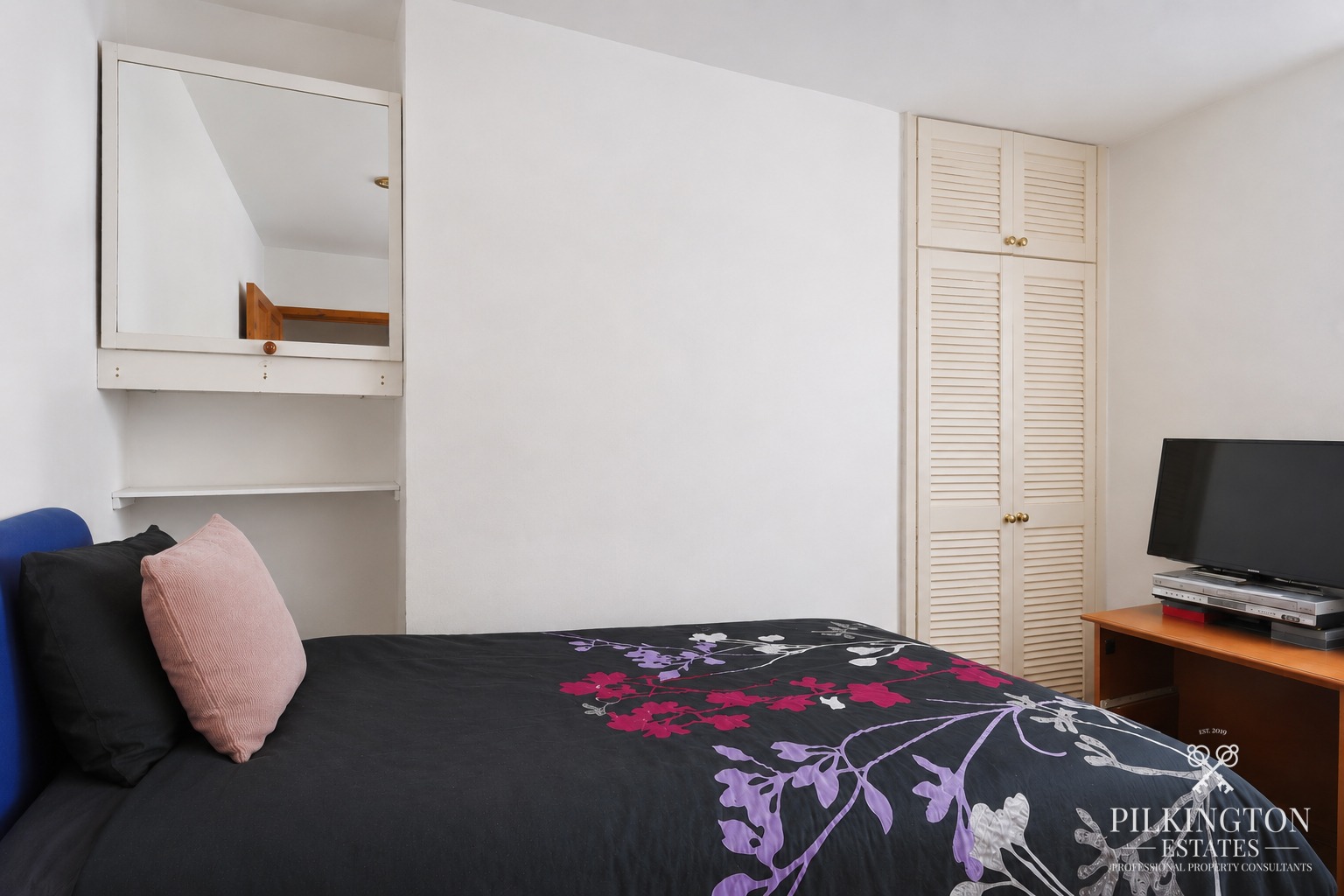 Three Bedroom Central Plymouth Terrace with Roof Garden and Views Across Plymouth Sound Property image 7
