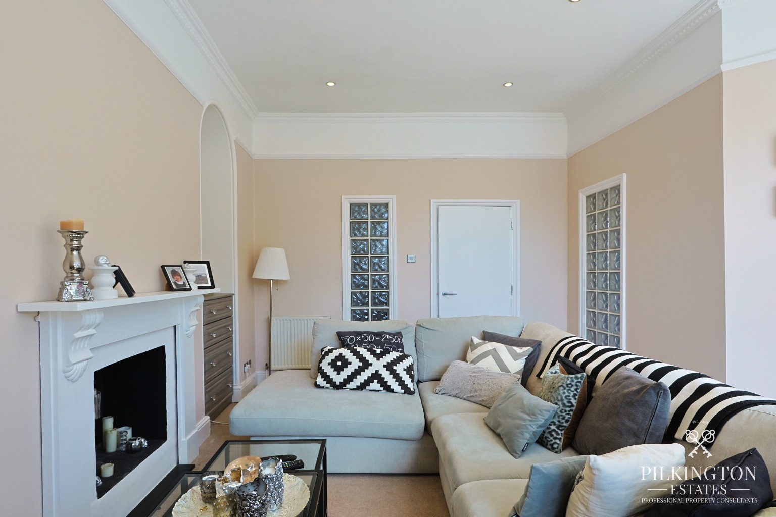Immaculate Share of Freehold Apartment with Residents' Parking Property image 4