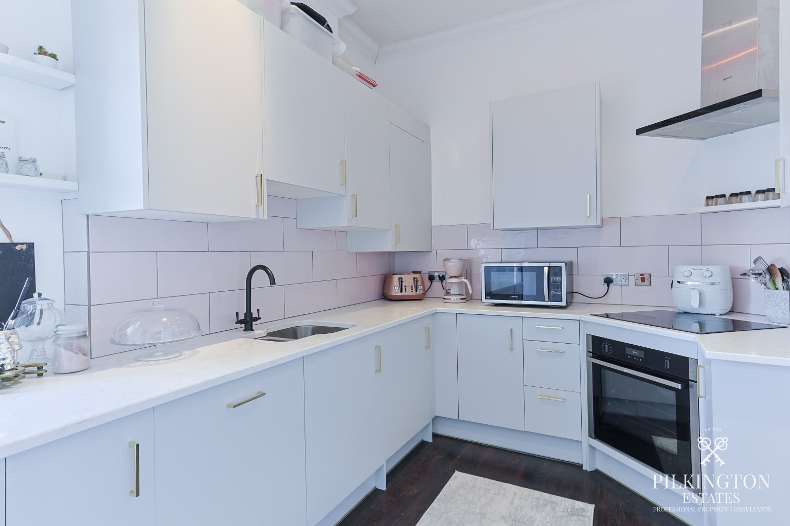Immaculate Share of Freehold Apartment with Residents' Parking Property image 7