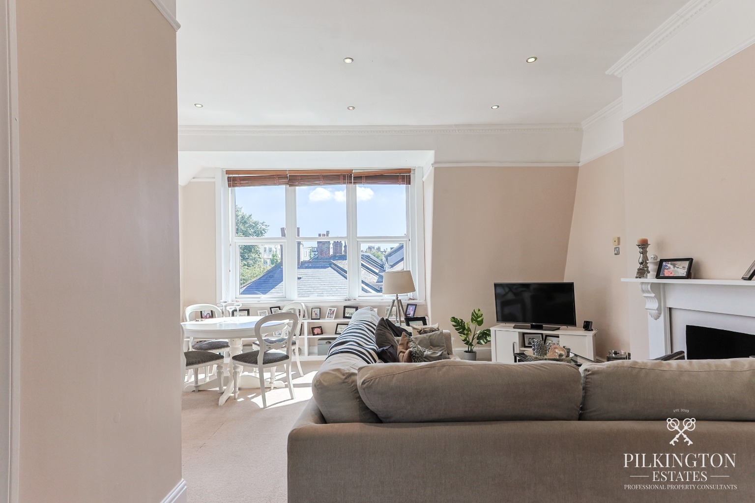 Immaculate Share of Freehold Apartment with Residents' Parking Property image 6