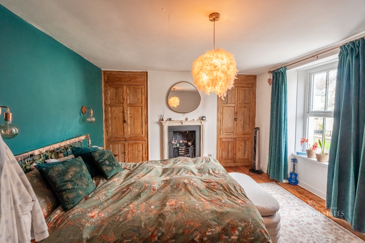 Well-presented 2-bed terrace near the dockyard– ideal first buy or investment Property image 8