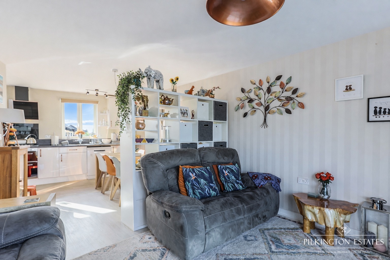 Modern Four Bedroom Mid-Terrace Townhouse with Garage and Garden Property image 1