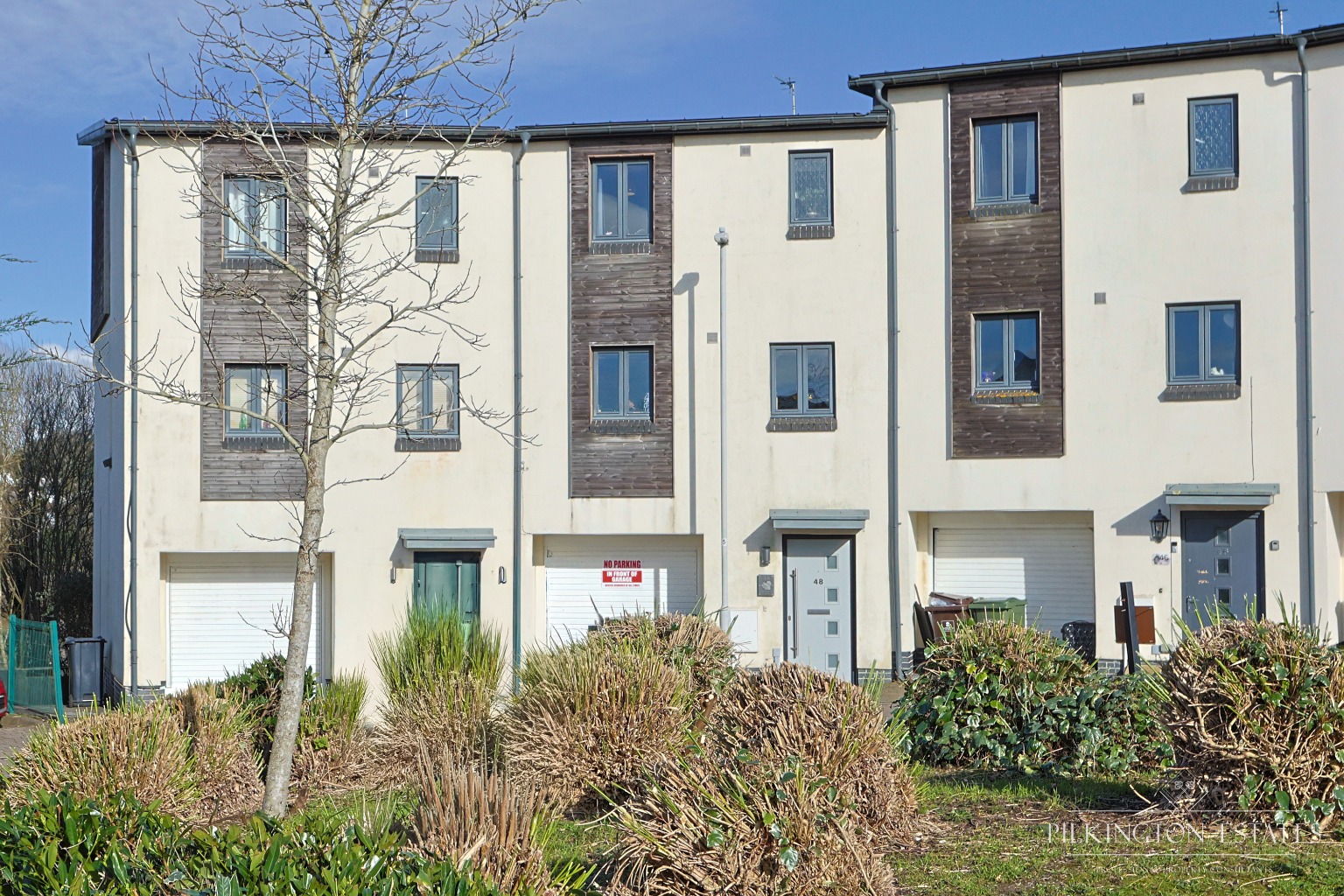 Modern Four Bedroom Mid-Terrace Townhouse with Garage and Garden Property image 8