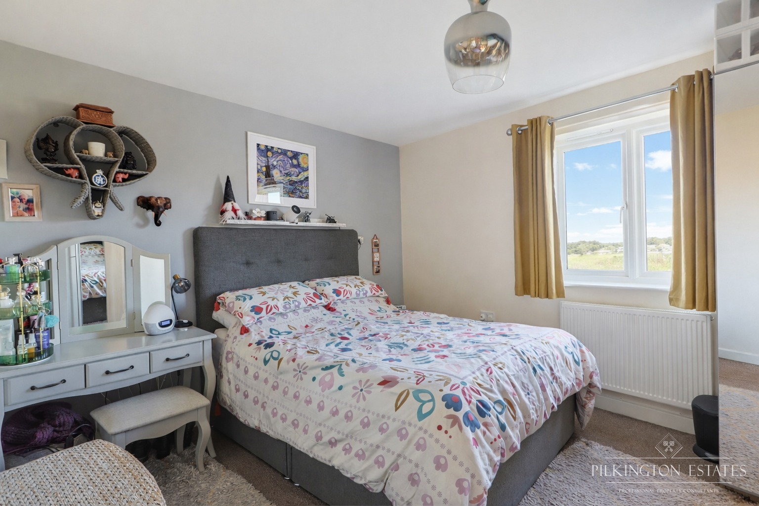 Modern Four Bedroom Mid-Terrace Townhouse with Garage and Garden Property image 10