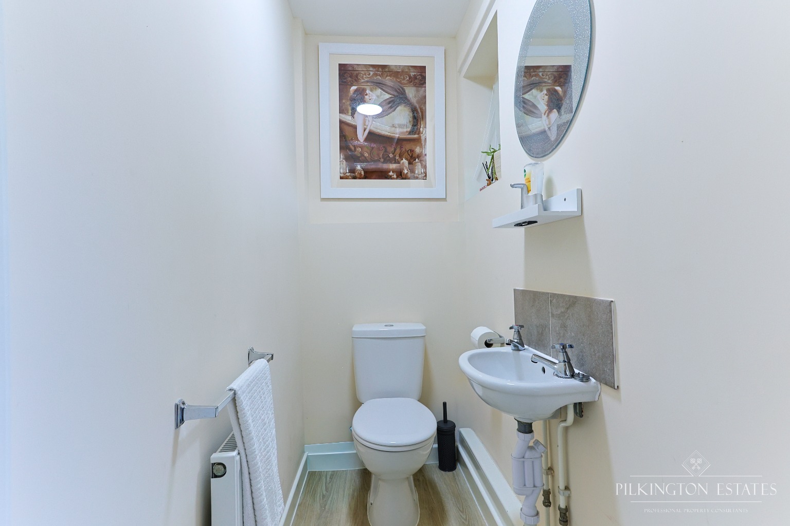 Modern Four Bedroom Mid-Terrace Townhouse with Garage and Garden Property image 17