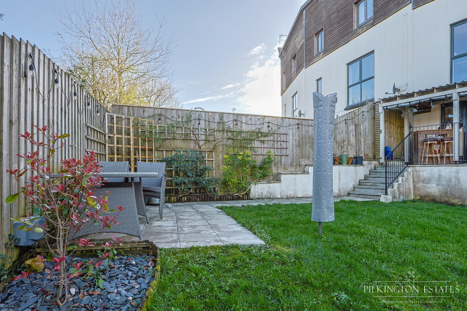 Modern Four Bedroom Mid-Terrace Townhouse with Garage and Garden Property image 6