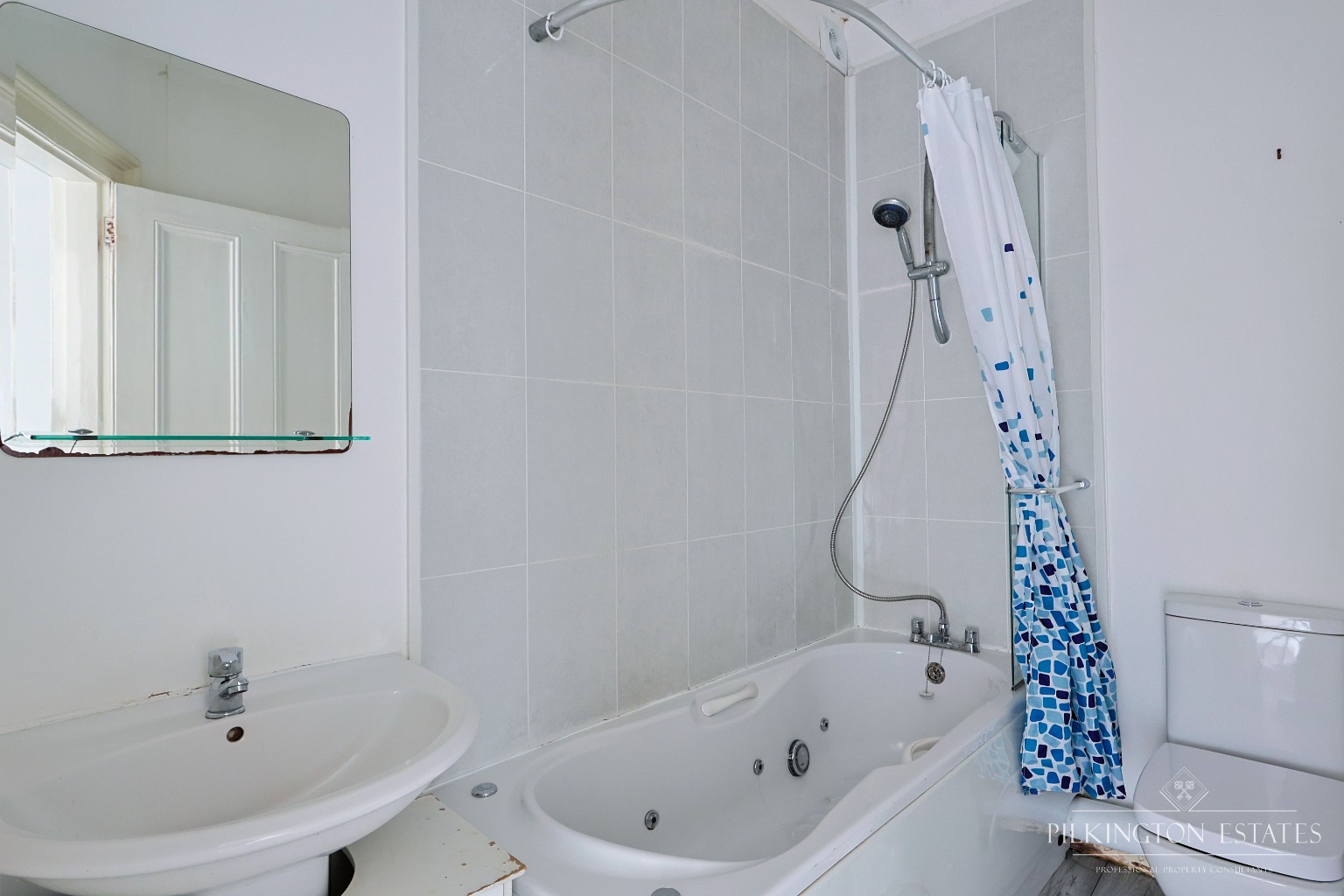 Stylish Two-Bed Period Apartment in Central Laira with Bay Window & Modern Finish Property image 7