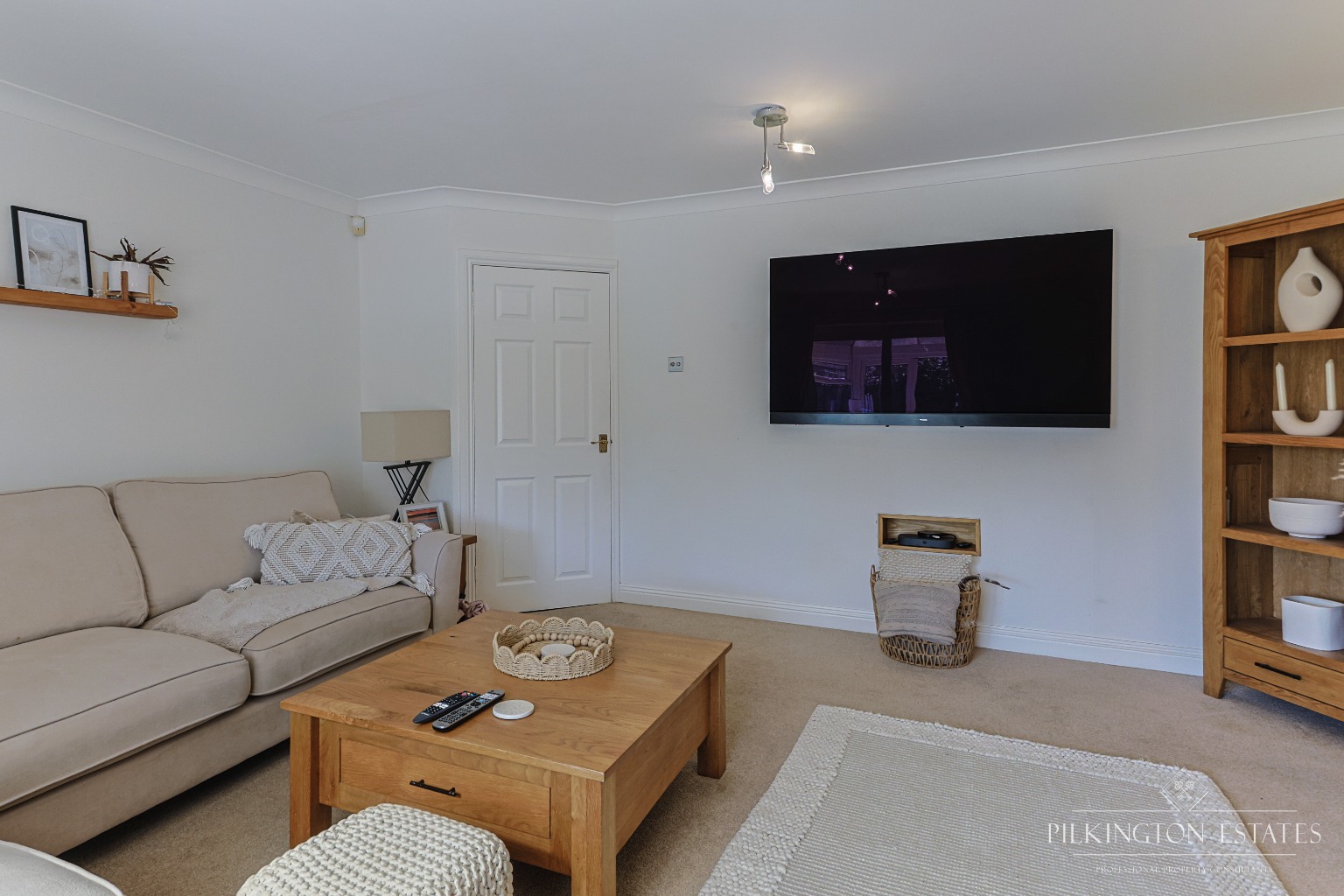 Substantial Family Home with Independent Annex in Prime Liskeard Location Property image 3