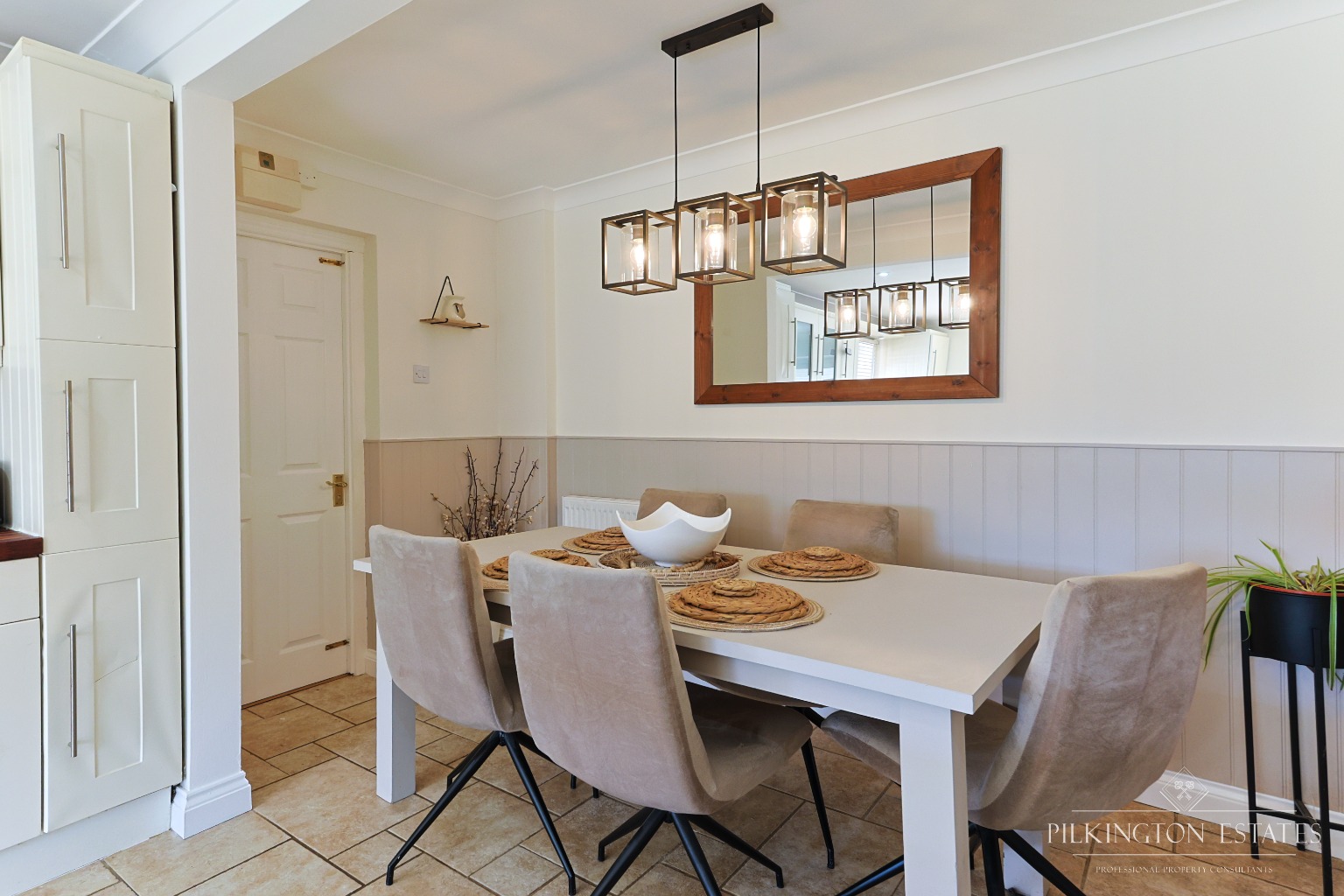 Substantial Family Home with Independent Annex in Prime Liskeard Location Property image 5
