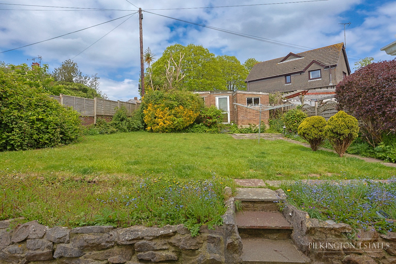 Two-Bedroom Semi-Detached Home with Garage on Generous Corner Plot Property image 11