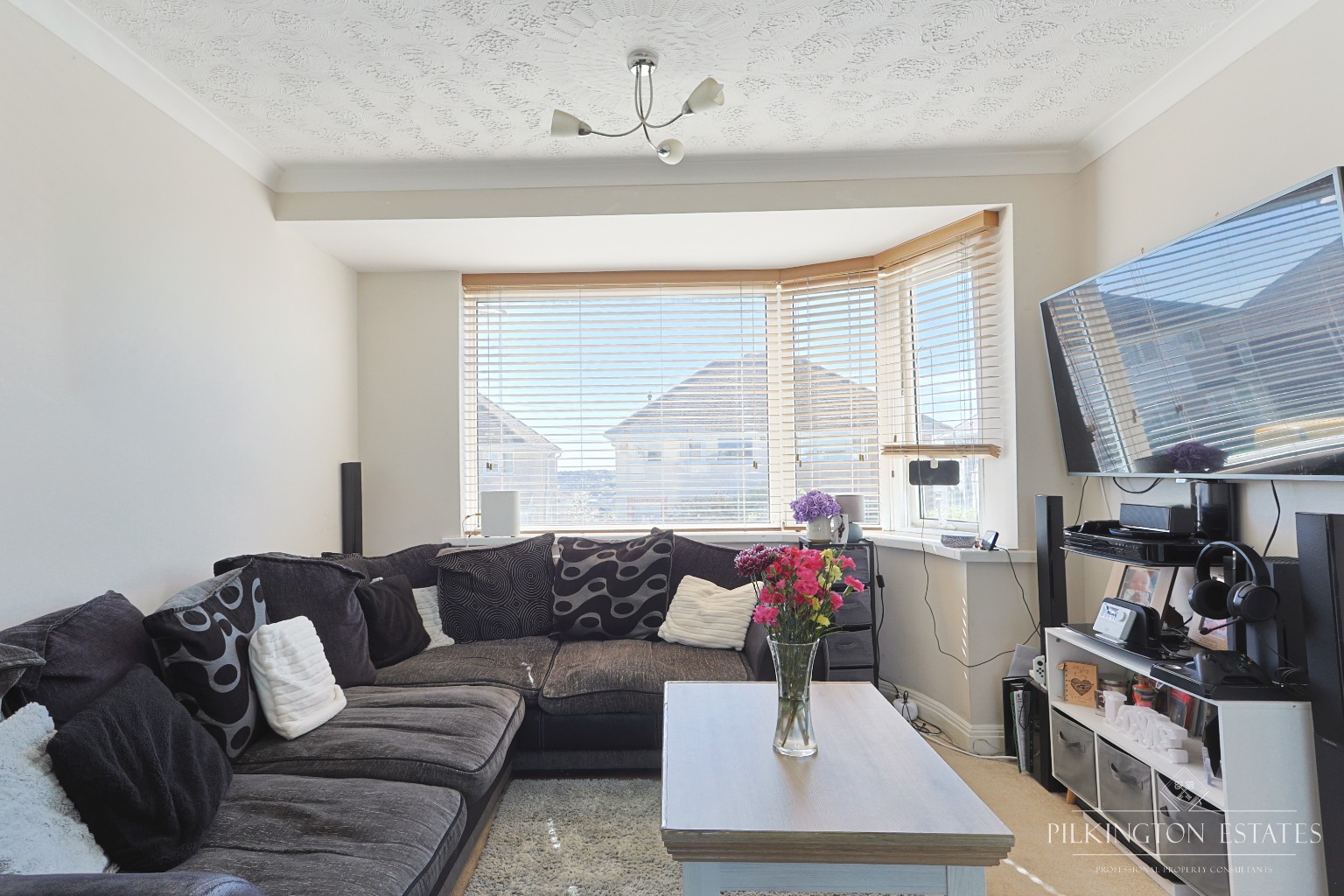Spacious Three-Bedroom Semi-Detached Home with Garden and Extension Potential Property image 2