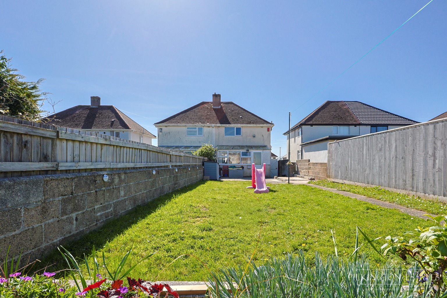 Spacious Three-Bedroom Semi-Detached Home with Garden and Extension Potential Property image 12