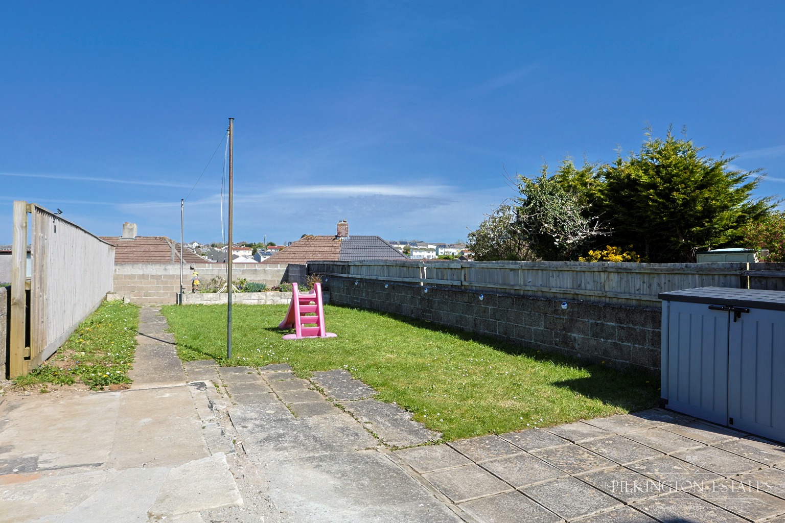 Spacious Three-Bedroom Semi-Detached Home with Garden and Extension Potential Property image 11