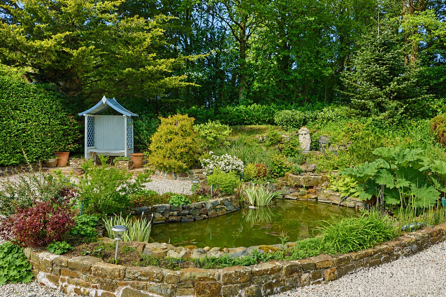 Exceptional fully renovated country residence set within approximately 6.4 acres in total Property image 22