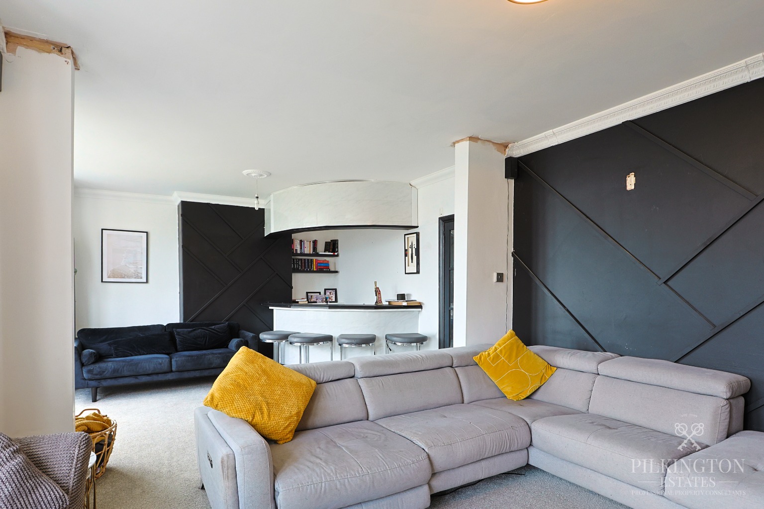 Three-Bedroom Semi-Detached Home with Excellent Renovation Potential Property image 4